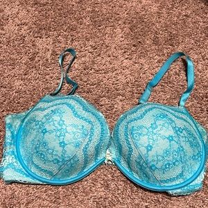 Victorias Secret Plunge Push Up Bra
